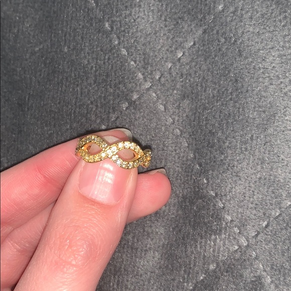 Gold infinity ring - Picture 2 of 3